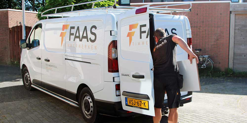 Remko Faas Timmerwerken inladen auto verbouwing Lisse